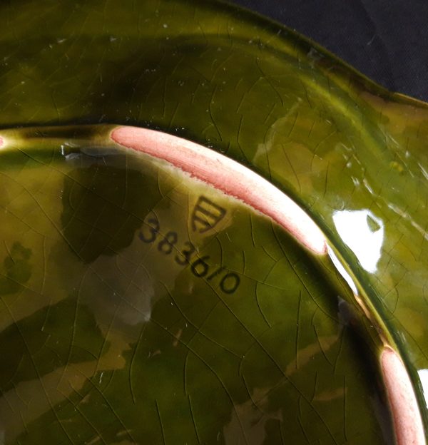 Assiette vintage en barbotine / poisson / n°6348