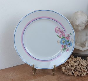 Plat en porcelaine n°2063