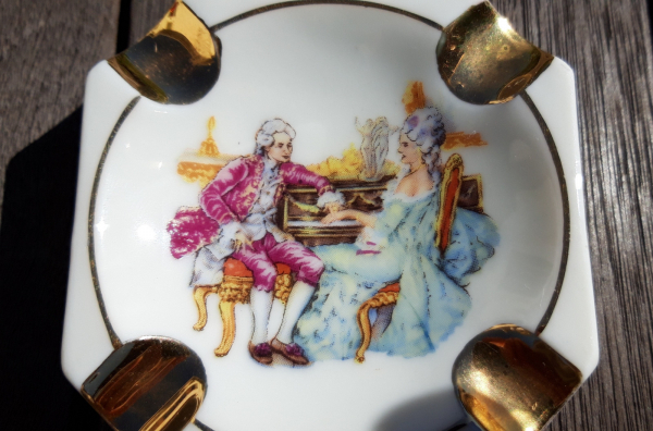 Cendrier en porcelaine de Limoges n°7719