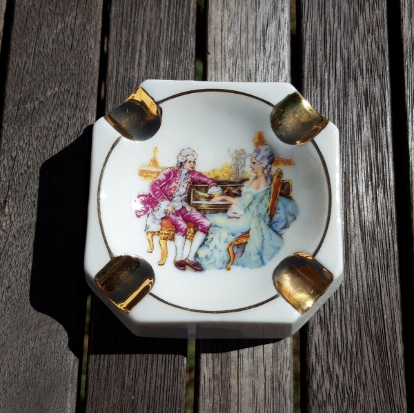 Cendrier en porcelaine de Limoges n°7719