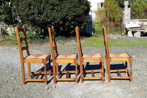 Lot de 4 chaises n°6070