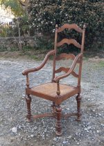 Ancien fauteuil paillé en noyer n°6149