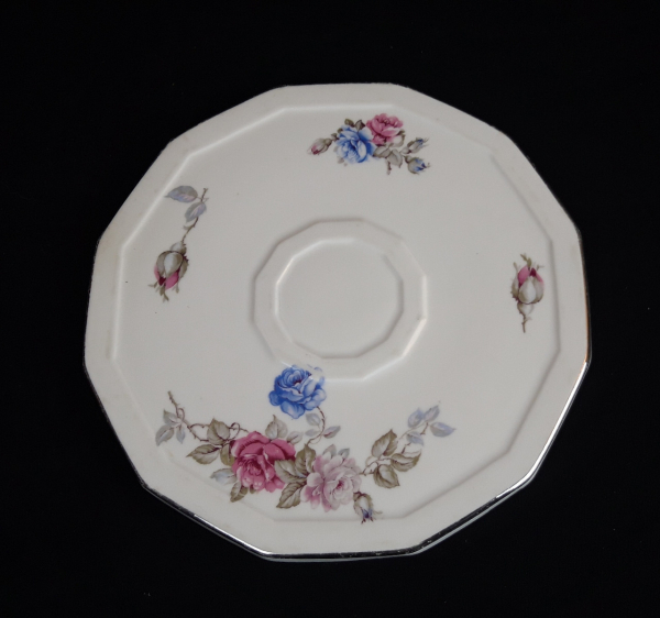 Ancien dessous de plat en porcelaine n°6347