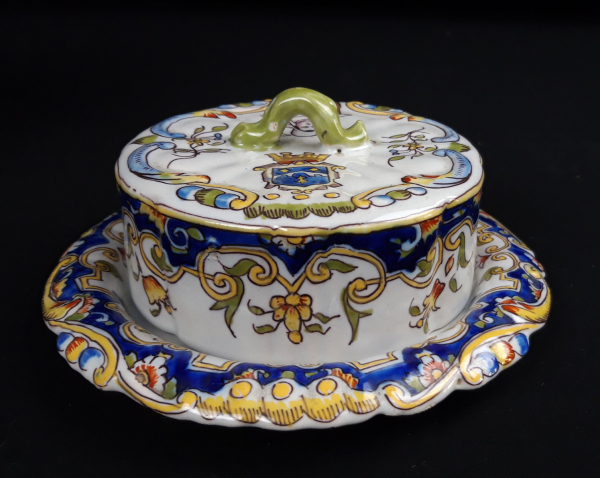 Ancien beurrier Faience de Rouen n°6455