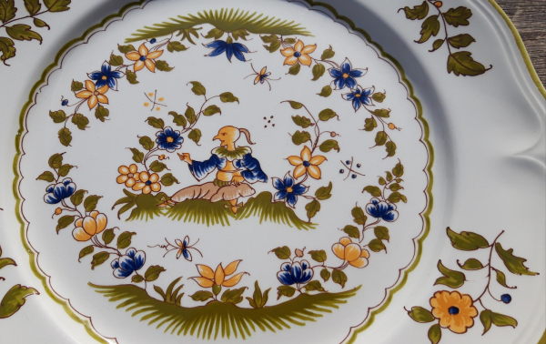 Assiette en faience / Moustiers / n°0040