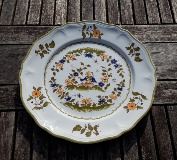 Assiette en faience / Moustiers / n°0040