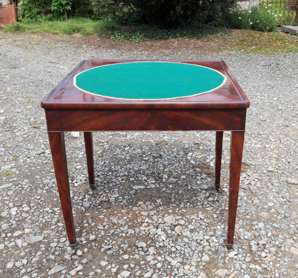 Ancienne table de jeux n°0123