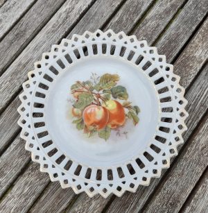 Assiette vintage ajourée en porcelaine n°0201