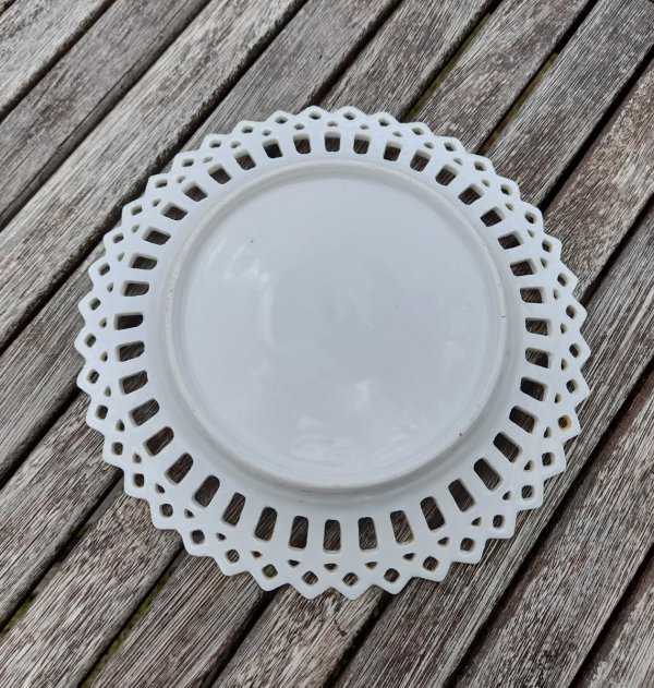 Assiette vintage ajourée en porcelaine n°0201