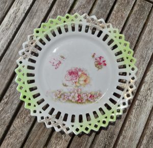 Assiette vintage ajourée en porcelaine n°0198