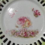 Assiette vintage ajourée en porcelaine n°0198