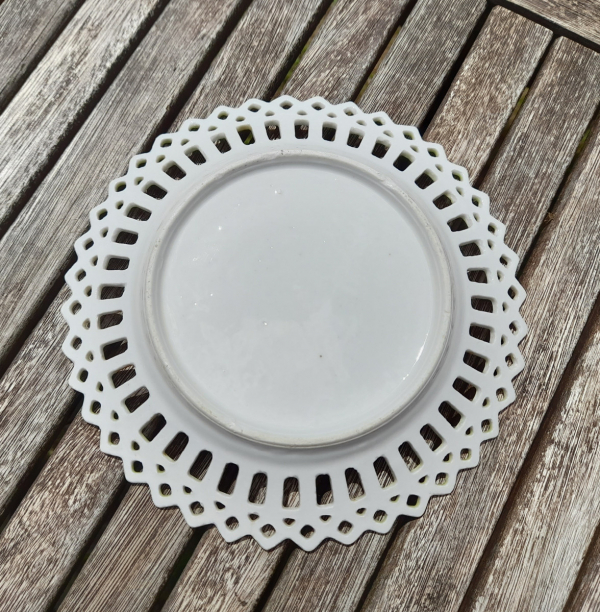 Assiette vintage ajourée en porcelaine n°0198