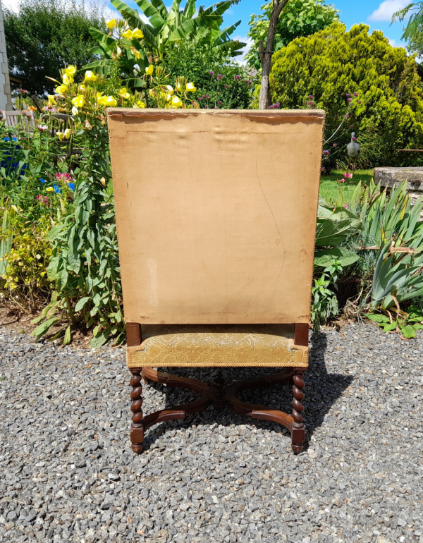 Ancien fauteuil / néo gothique / n°0457