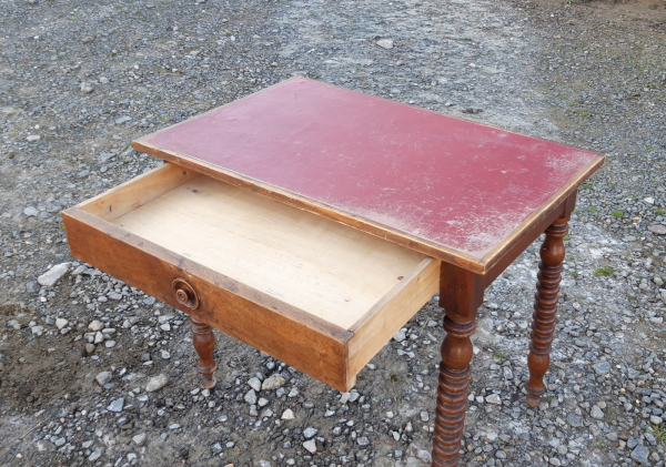 Ancien bureau en noyer / Table a écrire / n°6164