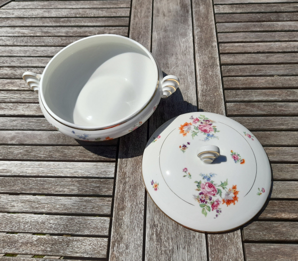 Soupière vintage en porcelaine / Fleurs / n°0511