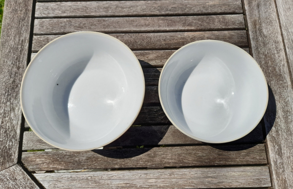 Lot de 2 anciens saladiers en porcelaine n°0508