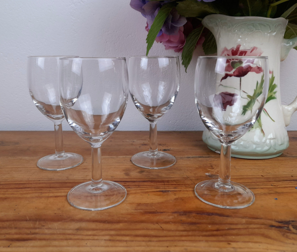 Lot de 4 verres a pied n°0541