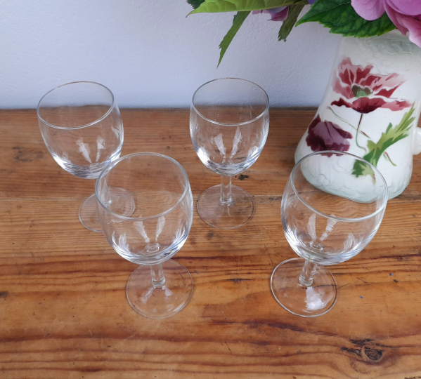 Lot de 4 verres a pied n°0541