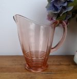 Ancien pichet en verre rose n°0671