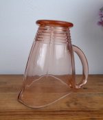 Ancien pichet en verre rose n°0671