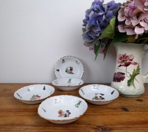 Lot 5 anciennes coupelles en porcelaine / enfants / n°0673