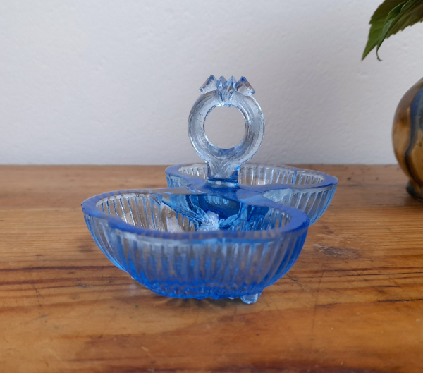 Ancien saleron en verre bleu n°0752