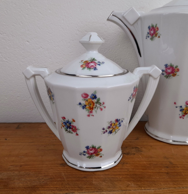 Ancien service a café en porcelaine de Limoges n°0822