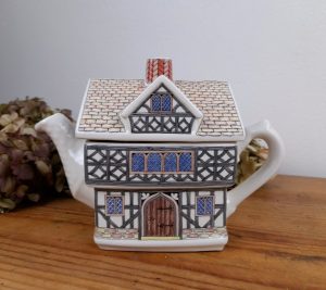 Théière de collection  Sadler Tudor House n°1333