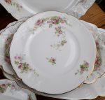 Ancien service en porcelaine de Limoges 70 pieces n°1953