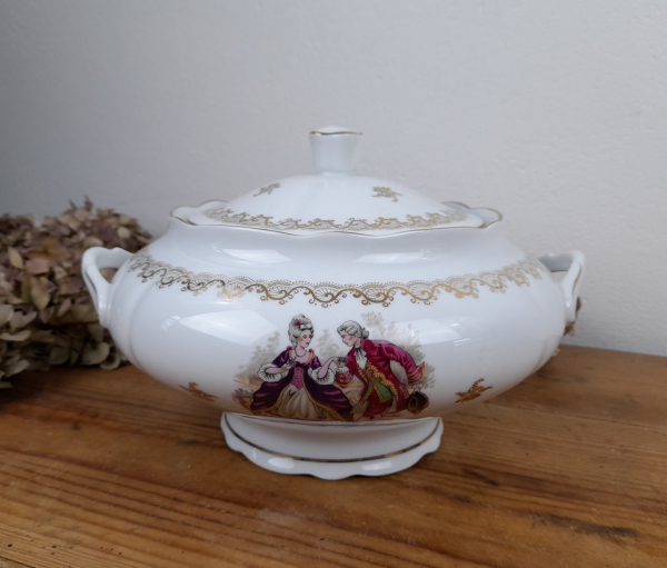 Soupière vintage enporcelaine n°1888