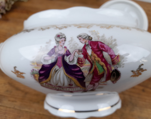 Soupière vintage enporcelaine n°1888