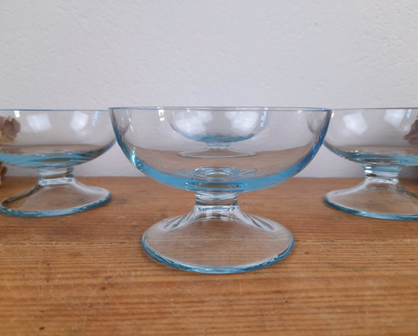 Lot de 4 coupes a champagne vintages n°1903