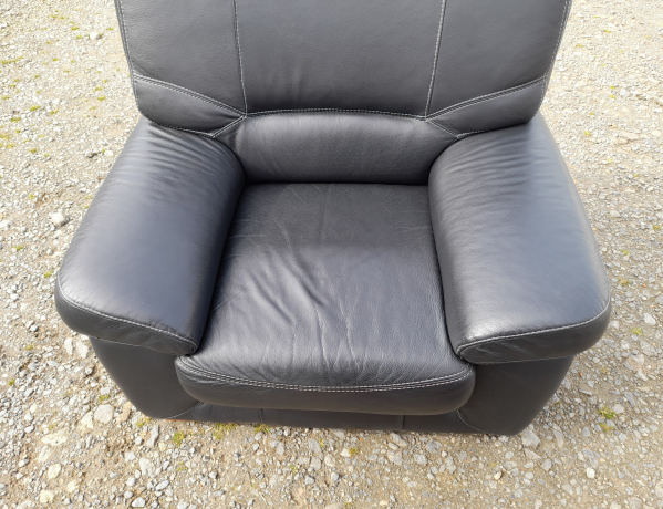 Fauteuil en cuir n°1844