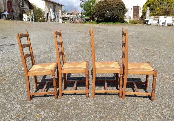 Lot de 4 chaises paillées n°2047