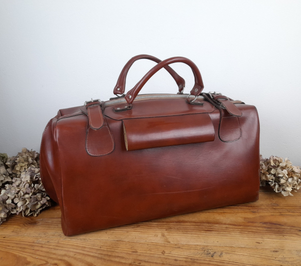 Valise vintage en simili n°2184