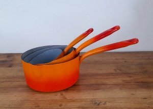 Lot de 3 casseroles vintages en tôle émaillée orange n°5099