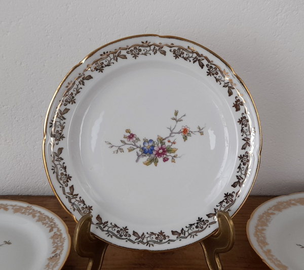 Lot de 6 assiettes a dessert vintages en porcelaine ( Fleurs ) n°5201