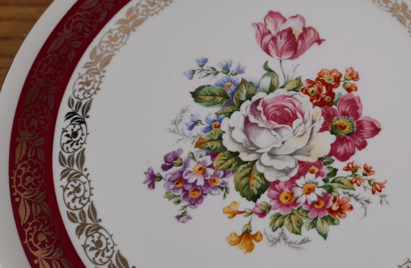 Plat vintage en porcelaine n°5329