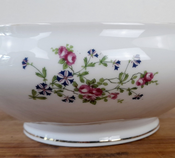 Ancien saladier en porcelaine de Limoges n°5600