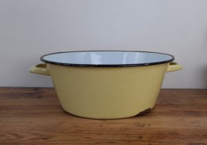 Bassine vintage en tôle émaillée jaune n°5715