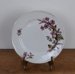 Ancienne assiette a dessert en porcelaine n°5803