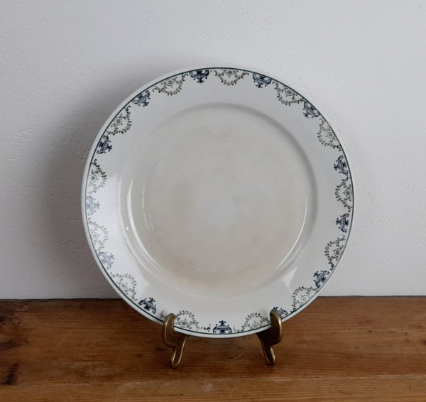 Ancien plat en faience n°5824