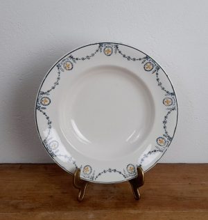 Ancienne assiette a soupe Longwy Moselle n°5825