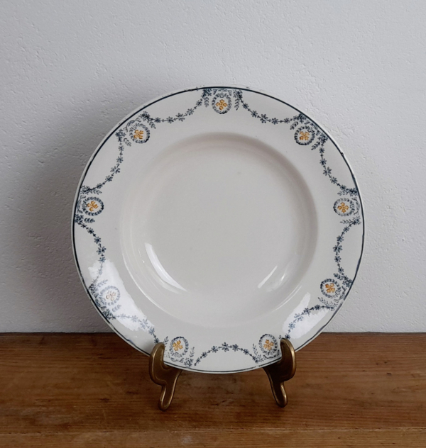 Ancienne assiette a soupe Longwy Moselle n°5825