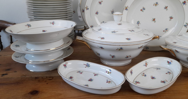 Service de table en porcelaine de Limoges Lanternier n°5455