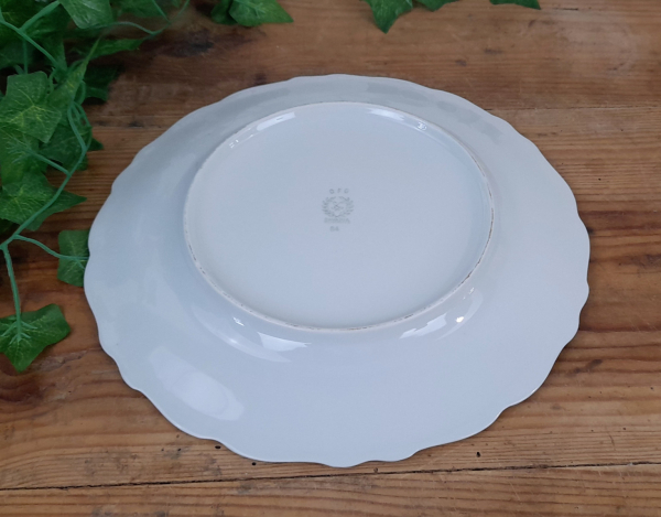 Plat vintage en porcelaine n°6136