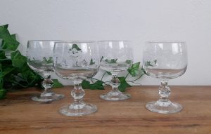 Lot de 4 verres a pied / Grappe de raisin / n°0613