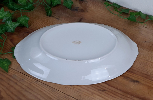 Plat vintage en porcelaine n°4432