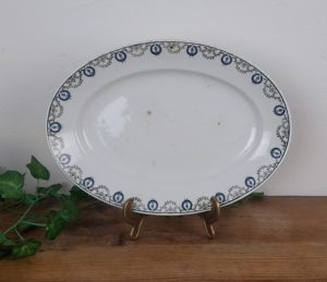 Ancien plat Ovale St Amand n°4503