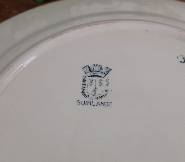 Ancien plat St Amand Guirlande n°4565